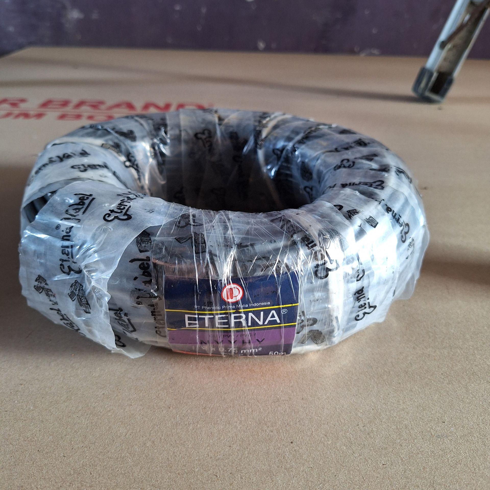 Eterna Kabel Listrik NYYHY 2x0.75 mm Serabut Flexible 50 Meter Hitam SNI preview 2