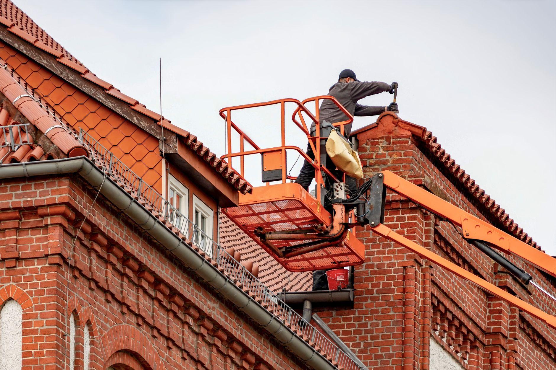 Strategi Efektif Waterproofing Atap Beton agar Rumah Anda Bebas Bocor